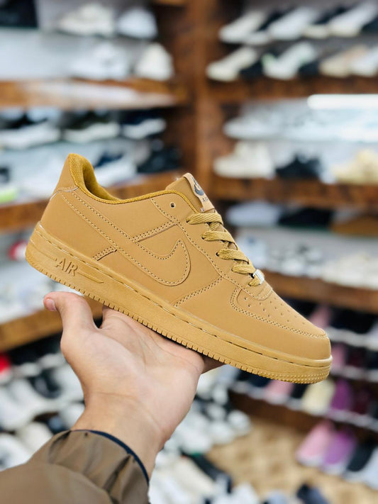 NIKE AIR CAMEL